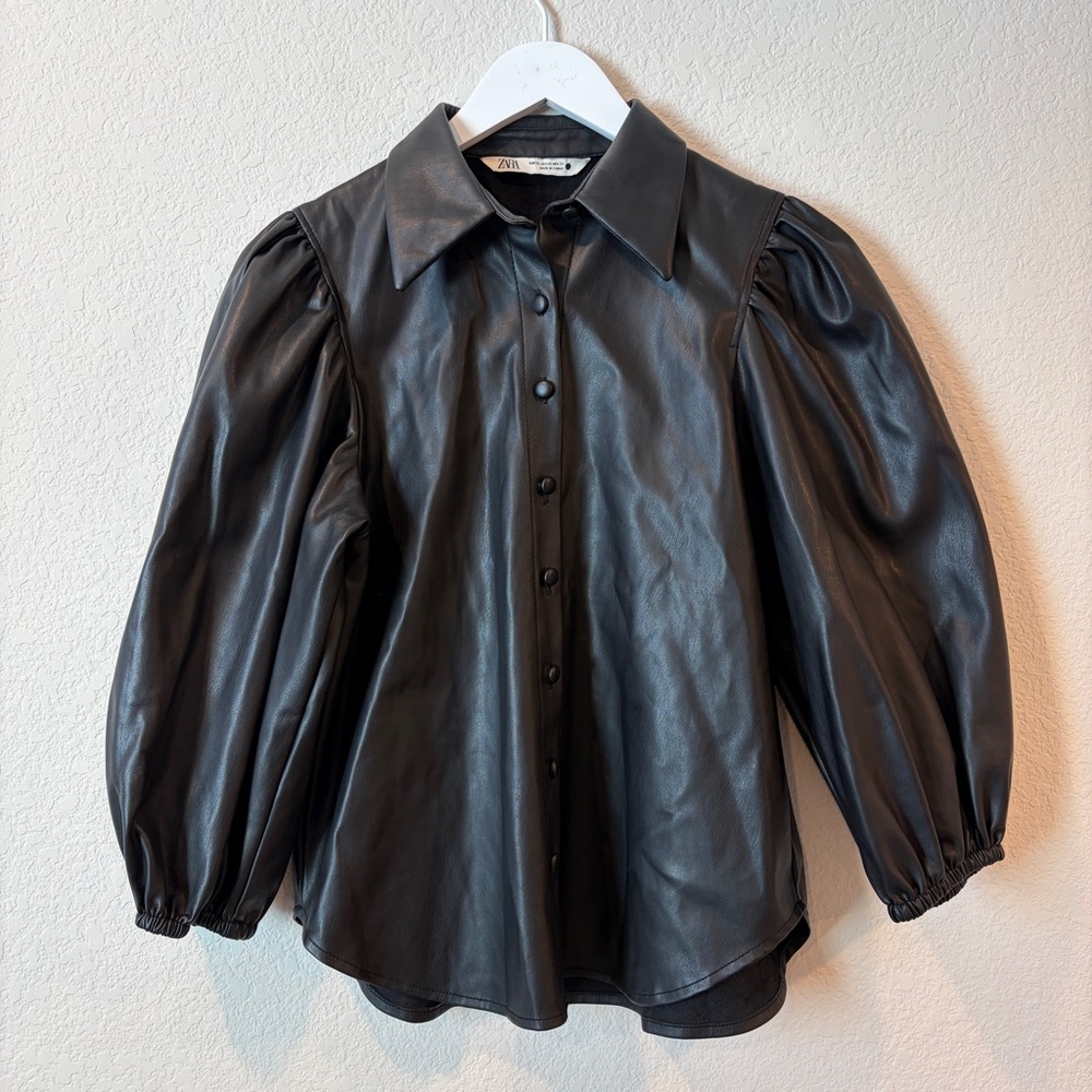 Zara Women’s Black Faux Leather Puff Sleeve Blouse - XS